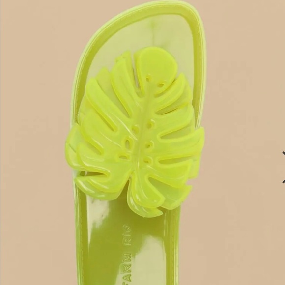 Vibrant Green Monstera Leaf Jelly Sandals PURCHASED IN BRAZIL 🇧🇷 - Picture 3 of 5